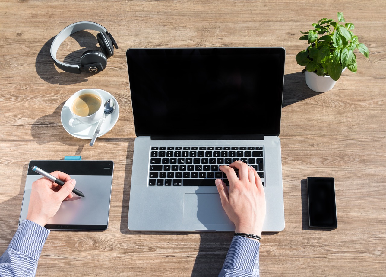 電影下載與蘋果生態(tài)，便捷觀影，蘋果用戶的福音