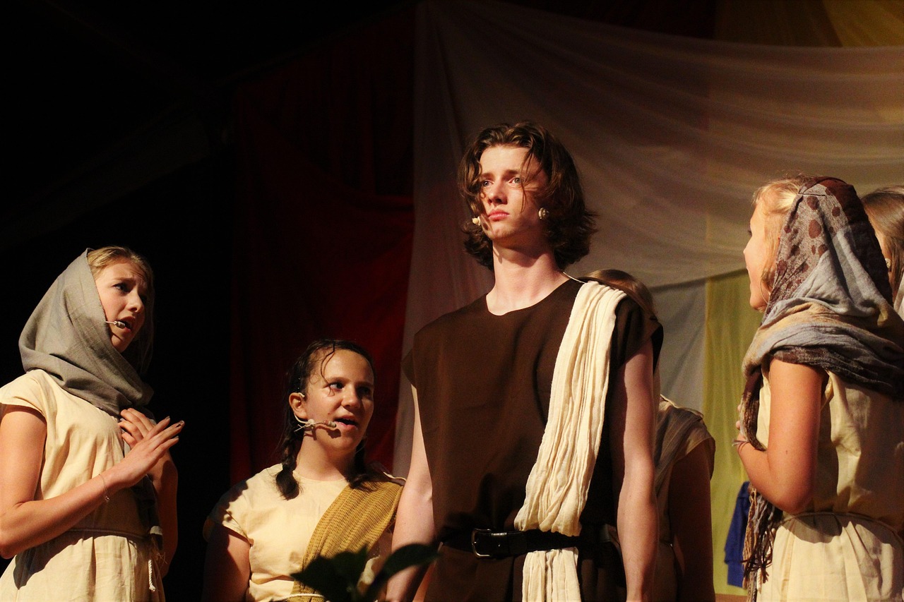 嘉興演員，舞臺與銀幕間的璀璨之星