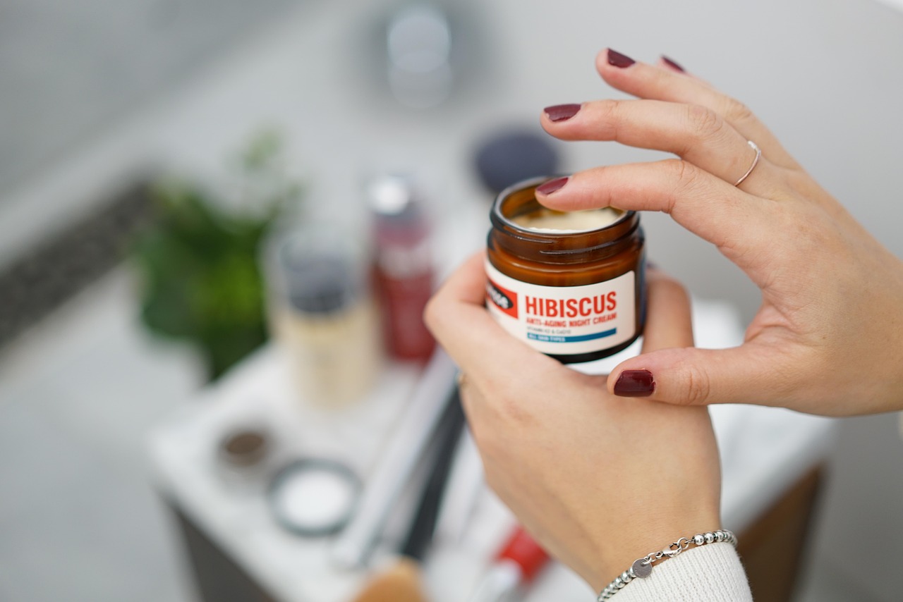 權(quán)健衛(wèi)生巾新款展示，引領(lǐng)女性健康潮流的首選產(chǎn)品